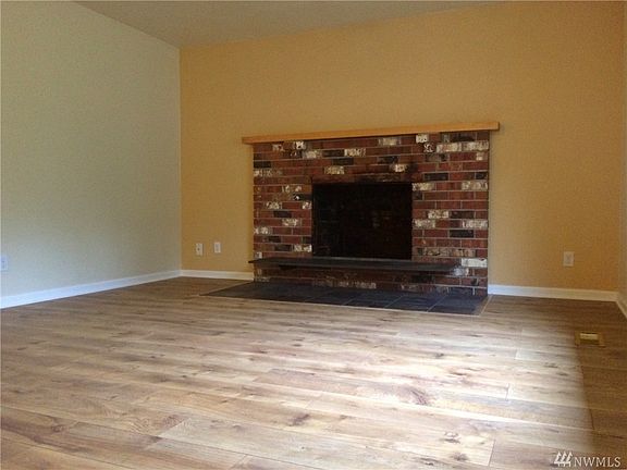 5th image of 8622 35th Ct SE