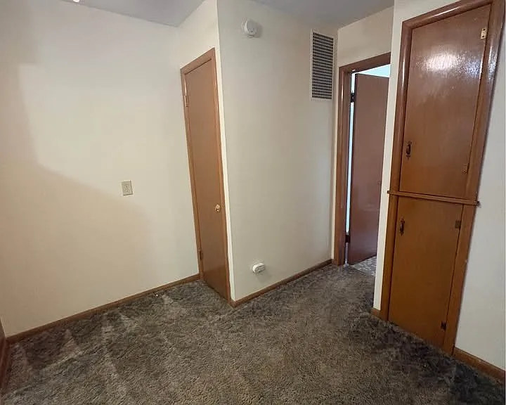 1258 E Elm St #13 — Photo 9