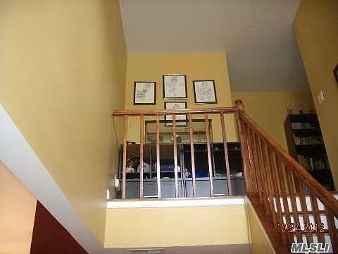 2nd image of 81 Fox Ct