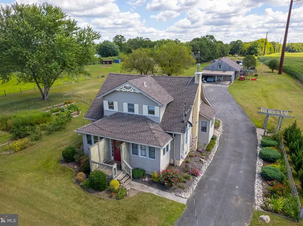 111 N Golfwood Ave, Carneys Point, NJ 08069