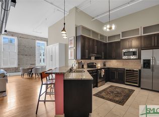 105 Whitaker St APT 204, Savannah, GA 31401