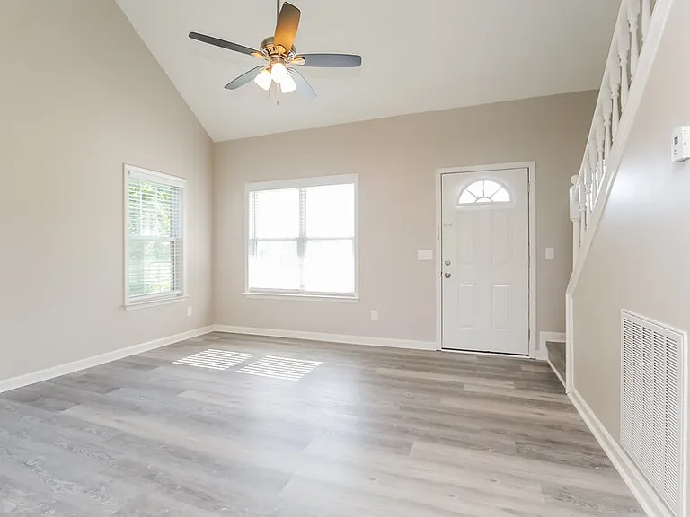 1202 Welsh Dr — Photo 4