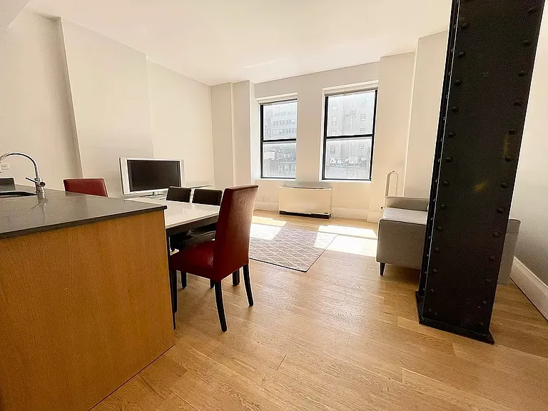 71 Nassau St #5D — Photo 6