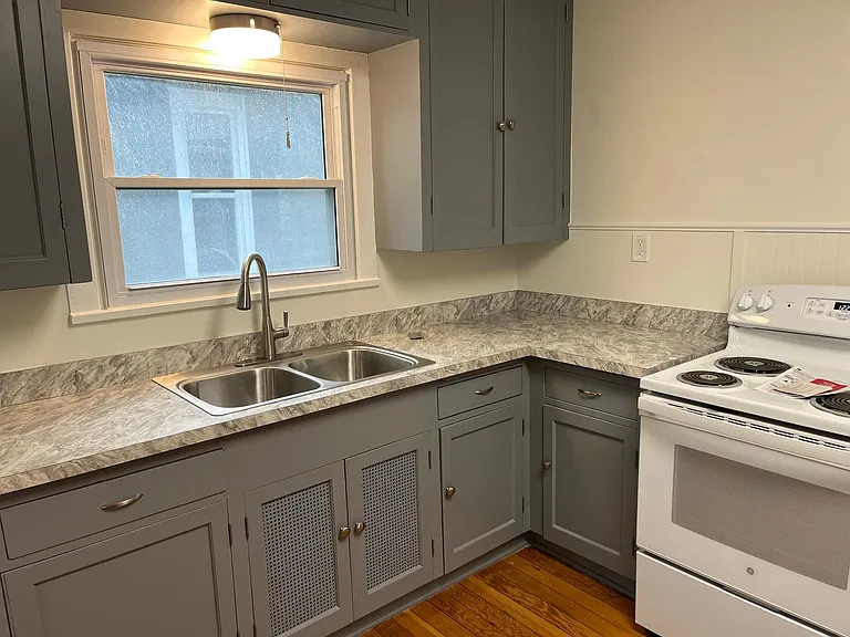 929 3rd Ave — Photo 11