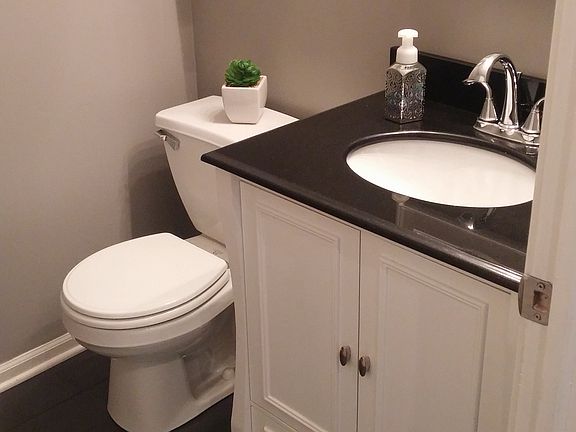 1st Floor Bath