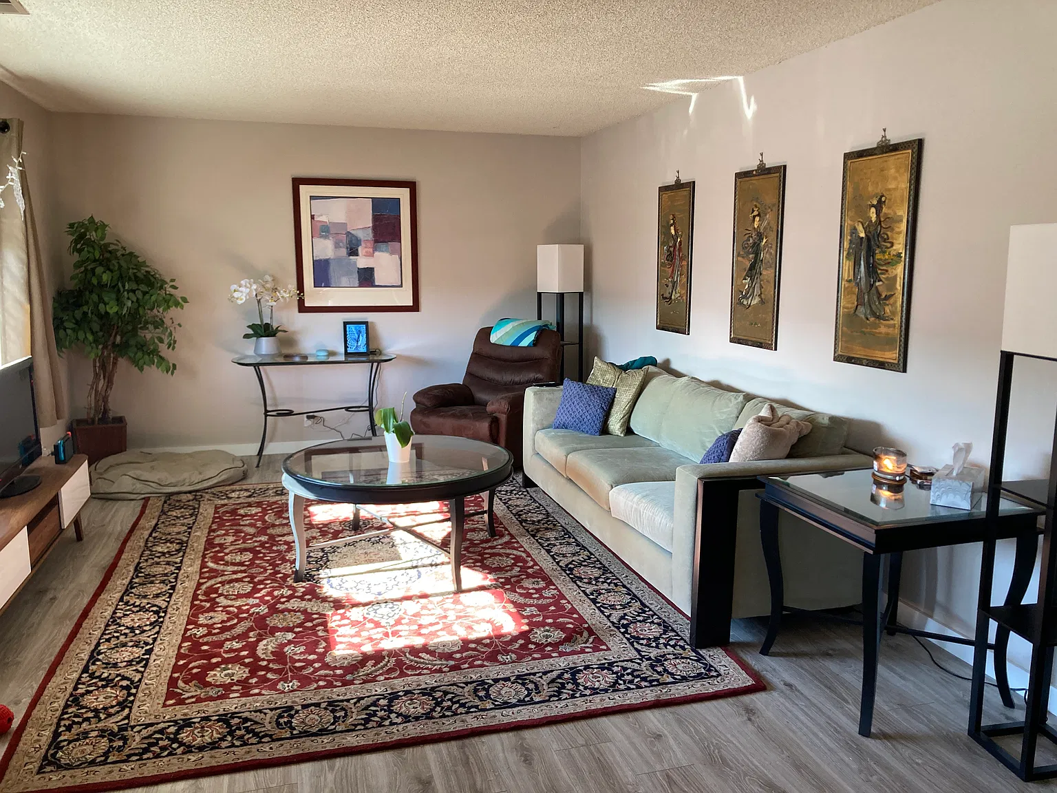 2 bed, 900 sqft, $3,050 — Photo 1
