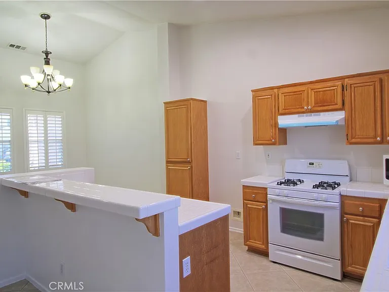 28422 Belleterre Ave — Photo 6