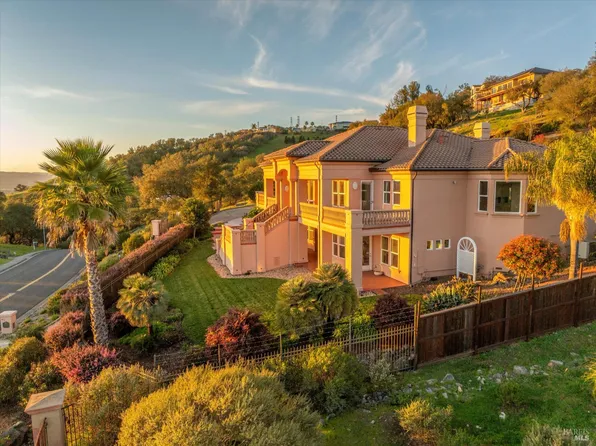 3729 Skyfarm Drive, Santa Rosa, CA 95403