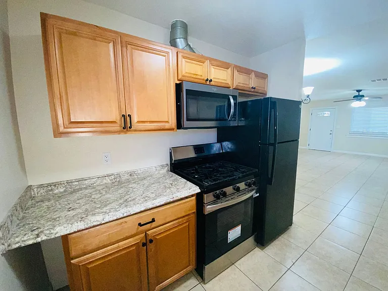 1168 E Lexington Ave — Photo 7