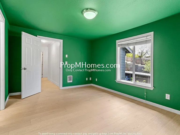 7937 SW 40th Ave #E — Photo 13