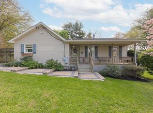 9 Oak Rd, Congers, NY 10920