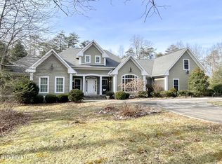 1484 E Deer Creek Dr, Crossville, TN 38571