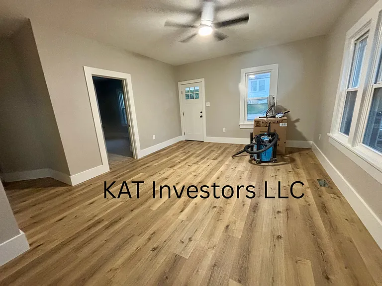 168 Blain St — Photo 3