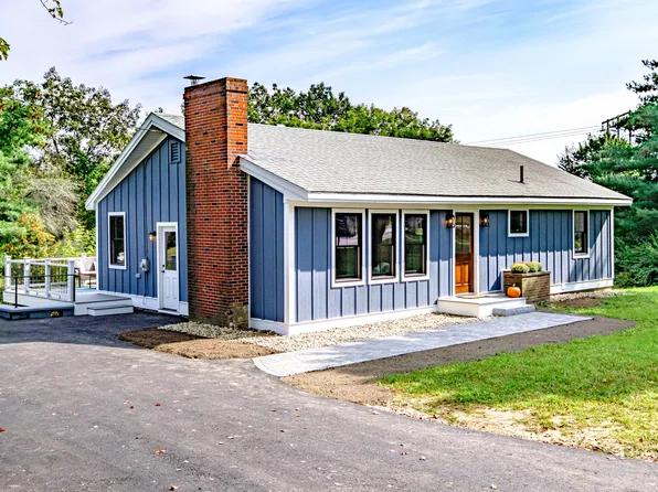 26 Hamlin Road, Falmouth, ME 04105