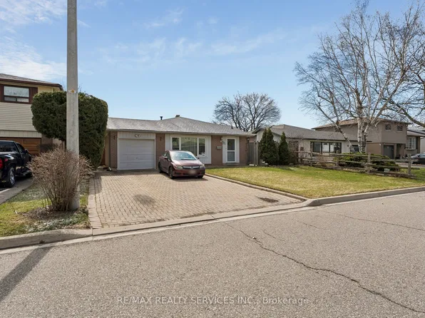 21 Willis Dr, Brampton, ON L6W 1A8