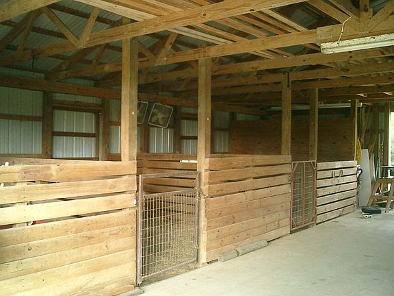 horse barn with 5 12x12 stalls