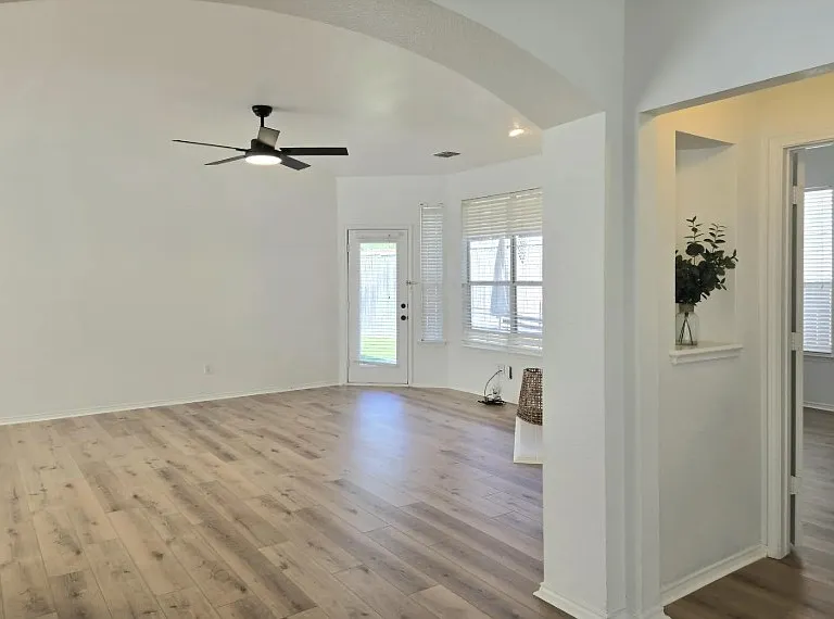 2040 Londonderry Dr — Photo 16