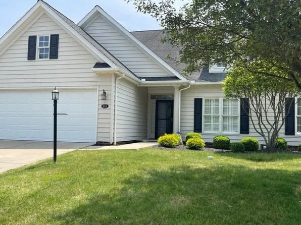 111 Cherry Hill Ct, New Castle, PA 16105