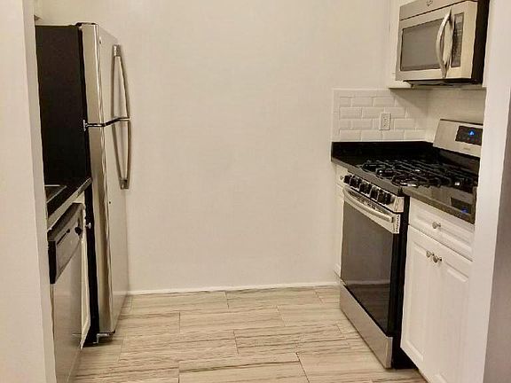 Kitchen is like this but gray and white