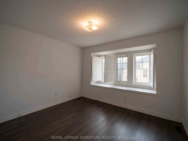 5570 Meadowcrest Ave — Photo 24