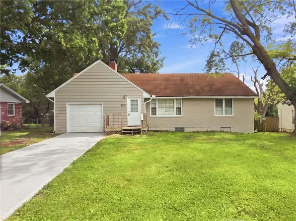 2307 NE 37th Ter, Kansas City, MO 64116