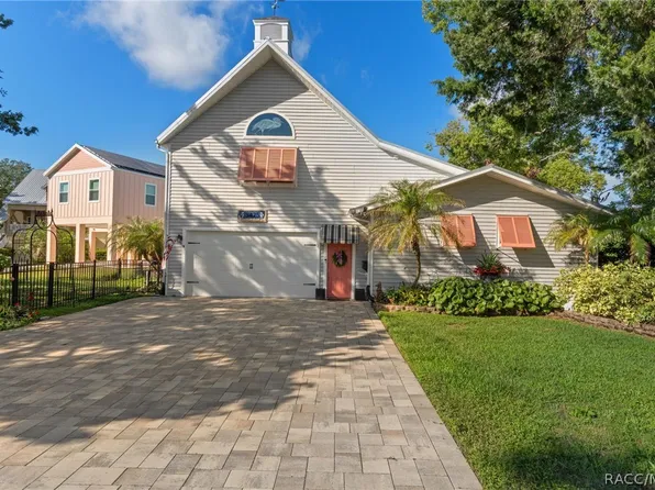 5475 S Island Dr, Homosassa, FL 34448