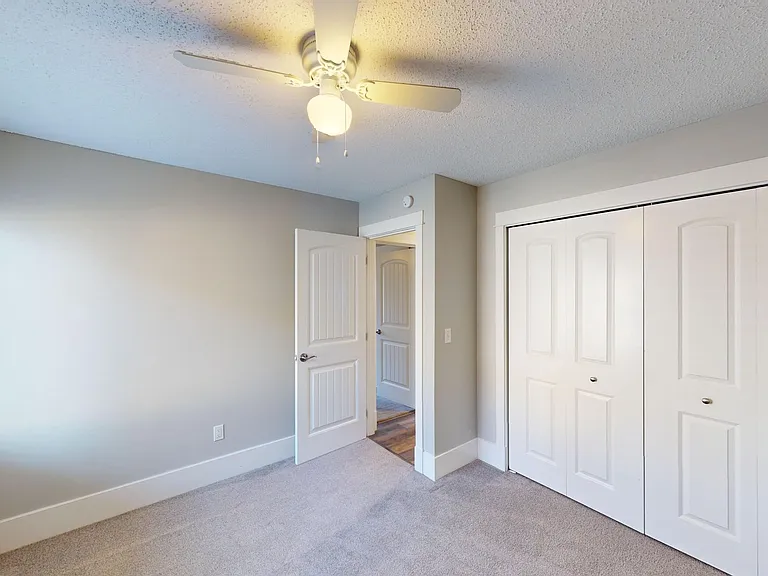 419 & 427 Bryant Ave NW — Photo 18