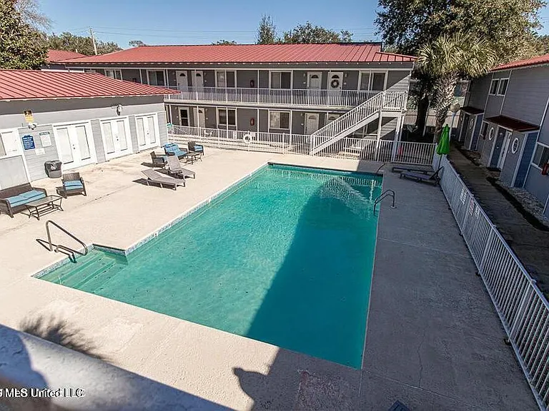 1664 Beach Blvd — Photo 11