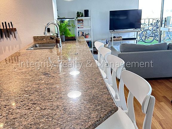 5th image of 1150 N Vine St #801