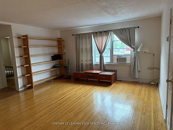 3rd image of 364 Wilson Rd S Floor 2