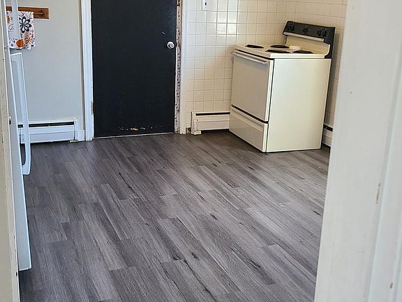 Large Eat-in Kitchen