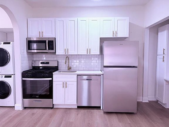 2nd image of 39-05 210th St Floor 1
