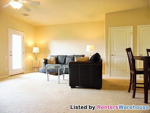 5th image of 2402 NE Oak Dr