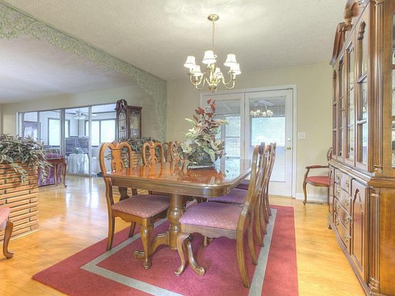 5th image of 7109 Hampshire Dr