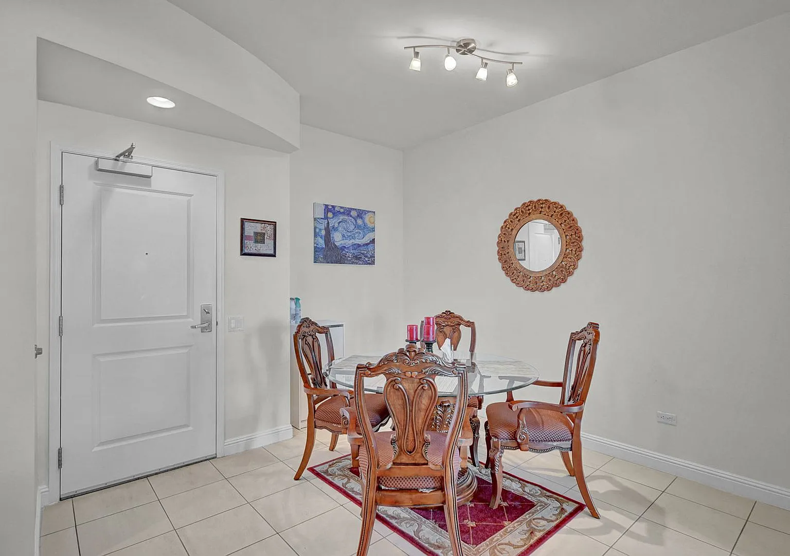 1 Bedroom fully furnished high-rise condo! — Photo 3