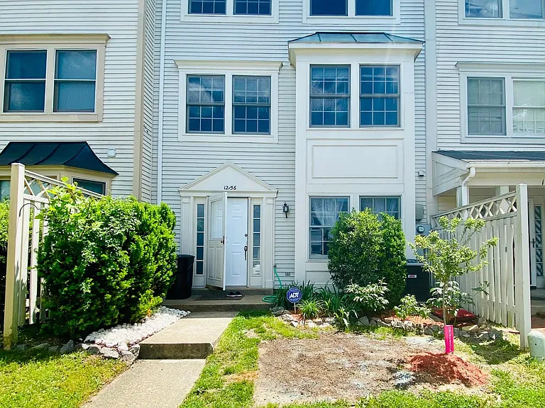 12156 Salemtown Dr — Photo 2