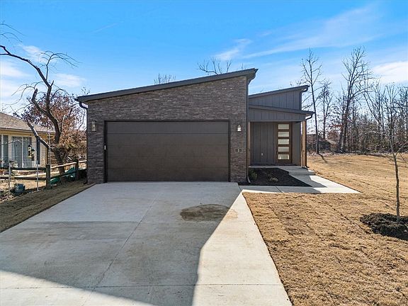 2nd image of 3 Ayr Dr