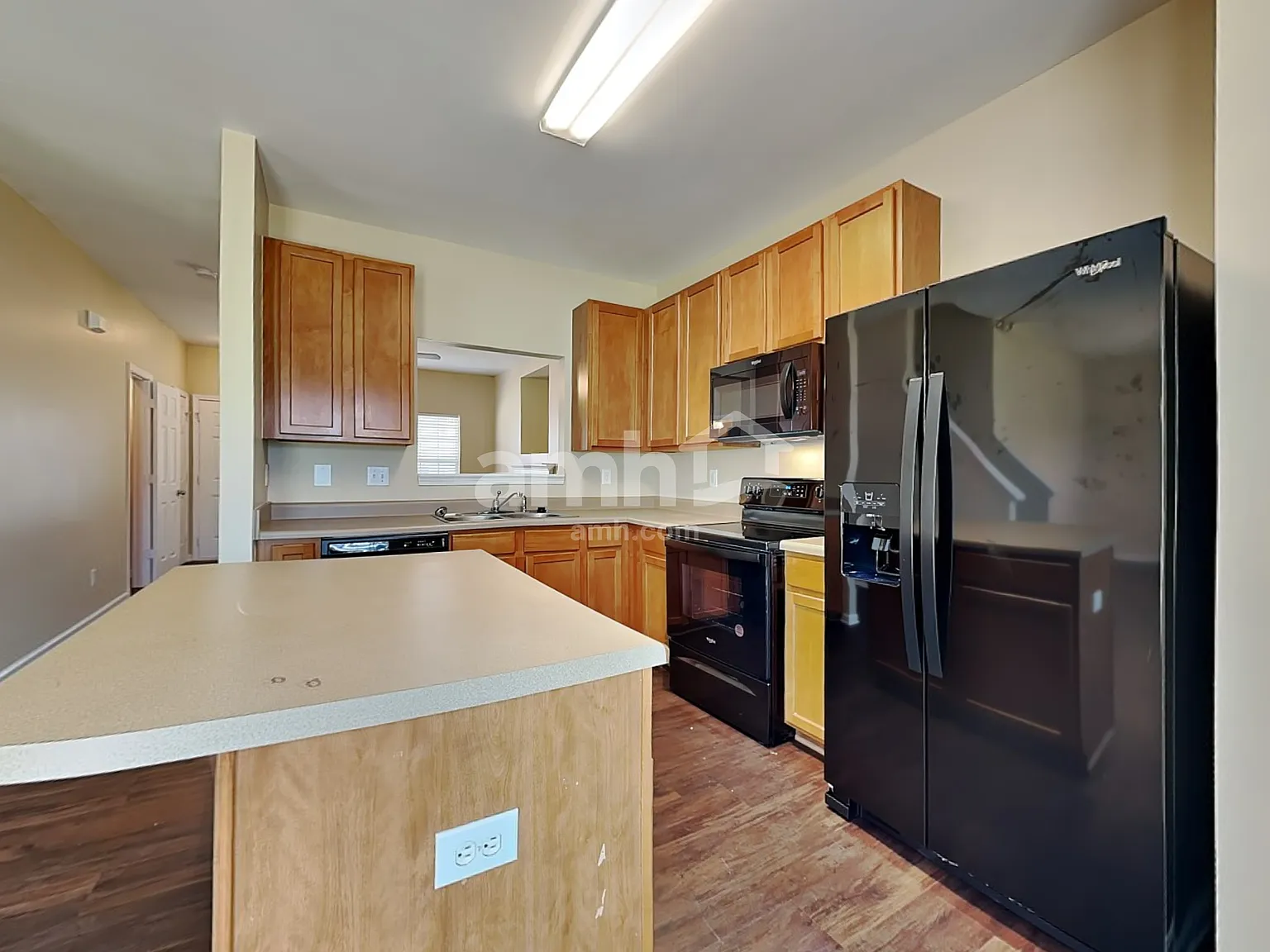 3 bed, 2.5 bath, 1866 sqft, $2,055 — Photo 3