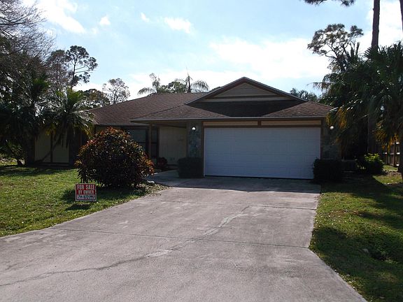 2nd image of 1080 SE Lansdowne Avenue
