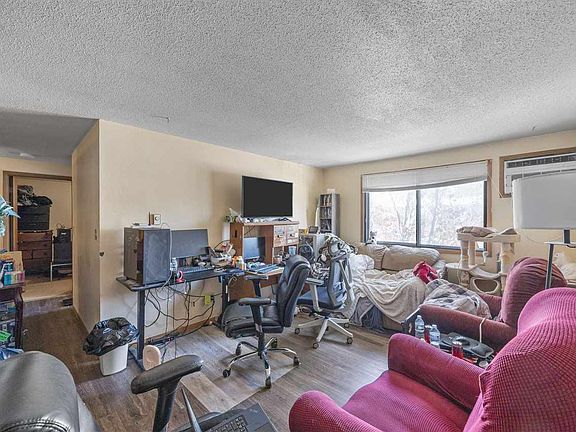 4th image of 904 Benton Dr APT 32