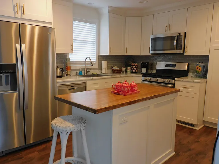 XXL Kitchen/ refrigerator with water dispenser and ice maker