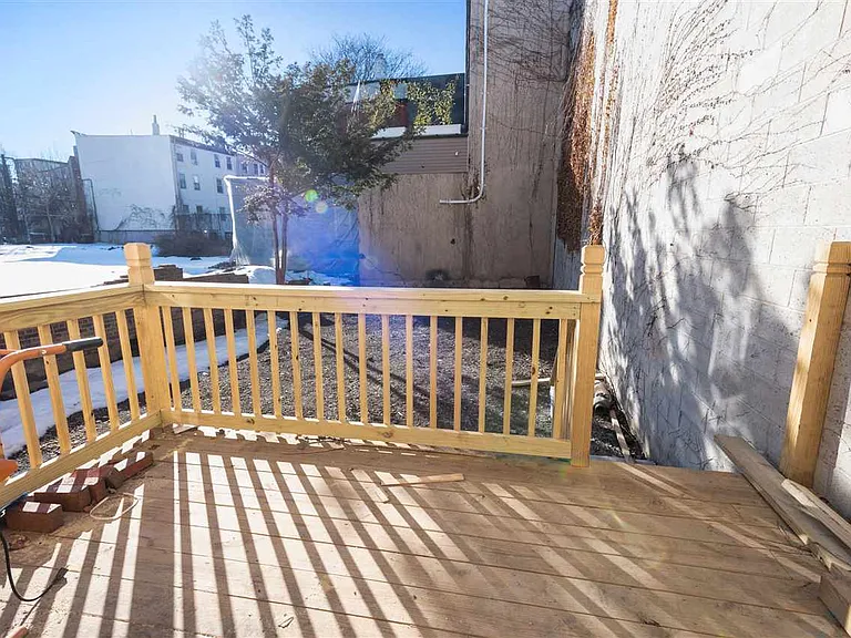 145 Brunswick St #1R — Photo 13