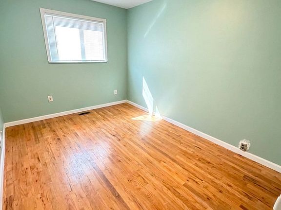 3rd image of 11 Nadal Pl Floor 1