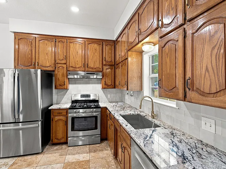 1205 Shannon Ln — Photo 22