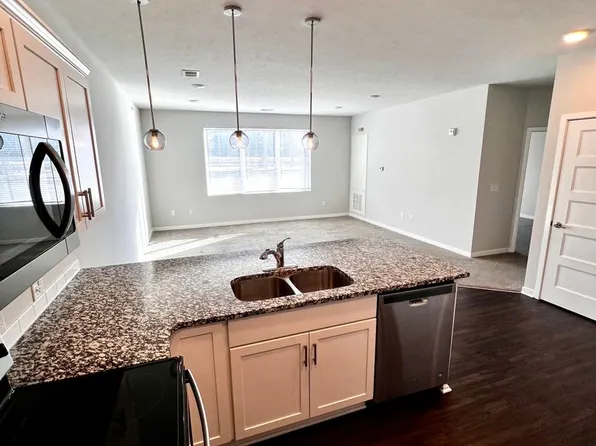 M34 Apartments, 3412 Dodge St #102, Omaha, NE 68131