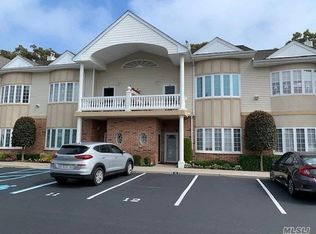 70 Sarah Ct #70, Amityville, NY 11701