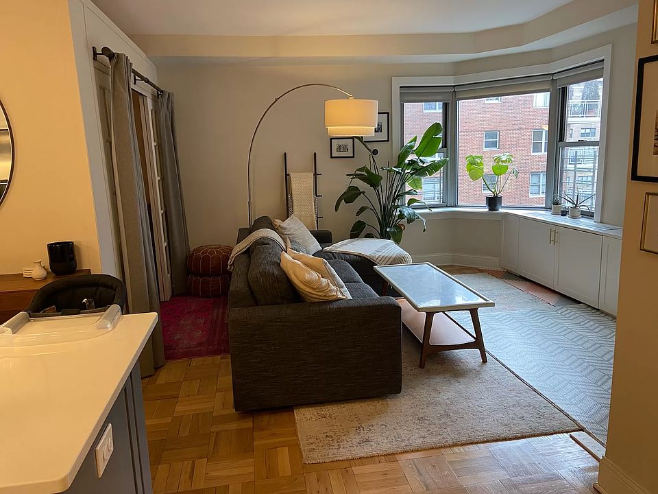 1st image of 360 E 72nd St Office B