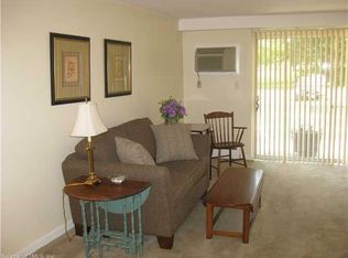 104 Oakwood Ave APT T2, West Hartford, CT 06119