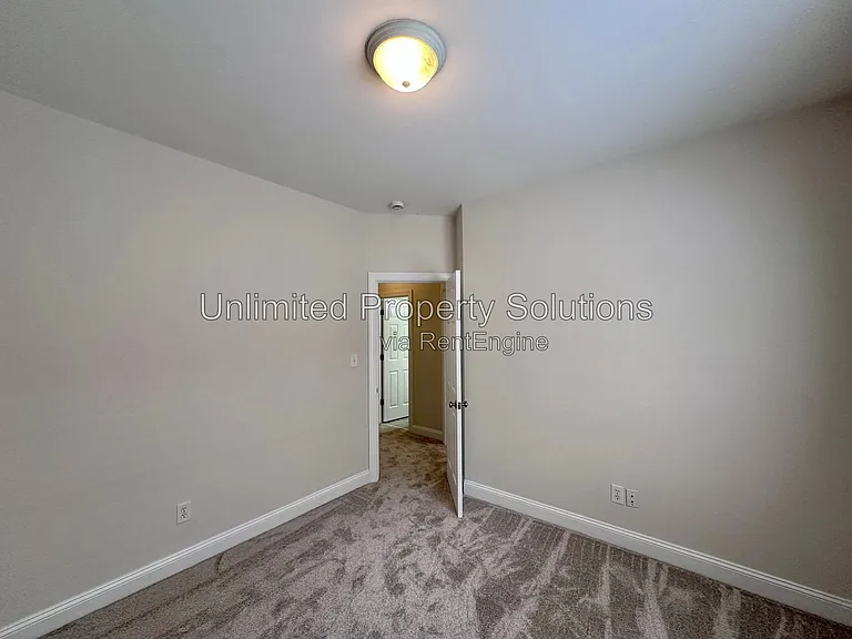 5009 Whitner Dr — Photo 16