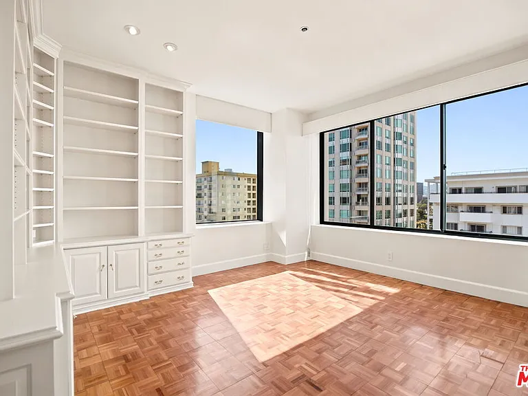 10724 Wilshire Blvd #1104 — Photo 31